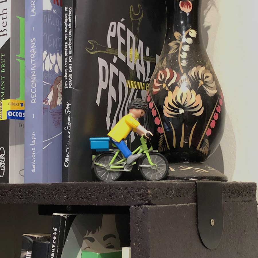 figurine bicyclit